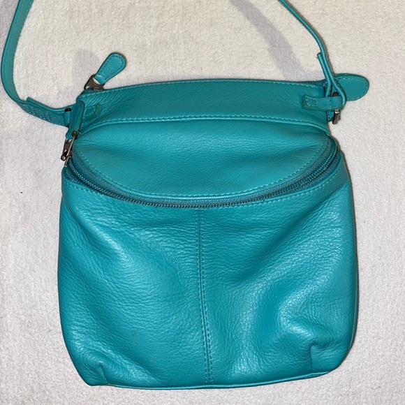 ILI New York Turquoise Crossbody Organizer Purse - Picture 1 of 4